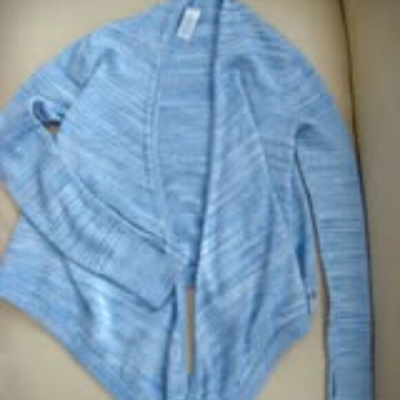 Ivivva Girl by Lululemon 🍋 Four's A Charm Wrap Sweater Blue Knit  size 8 - Picture 6 of 6